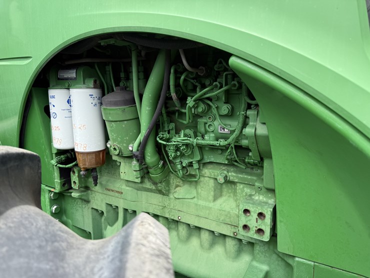 2014-john-deere-8270r-image-12