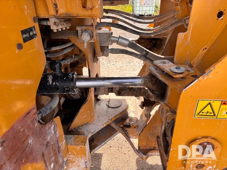 2014-caterpillar-950m-image-50