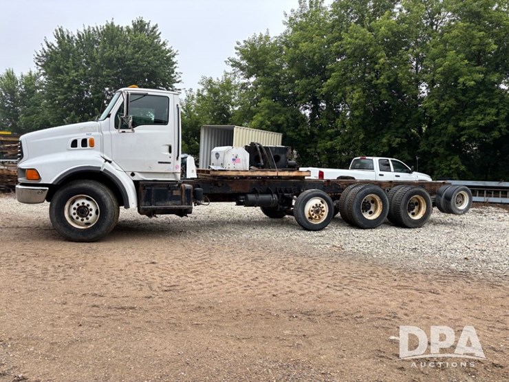 2001-sterling-truck-(dr11851-unit-9459)-image-10