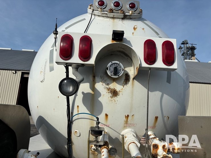 2013-peterbilt-337-image-48