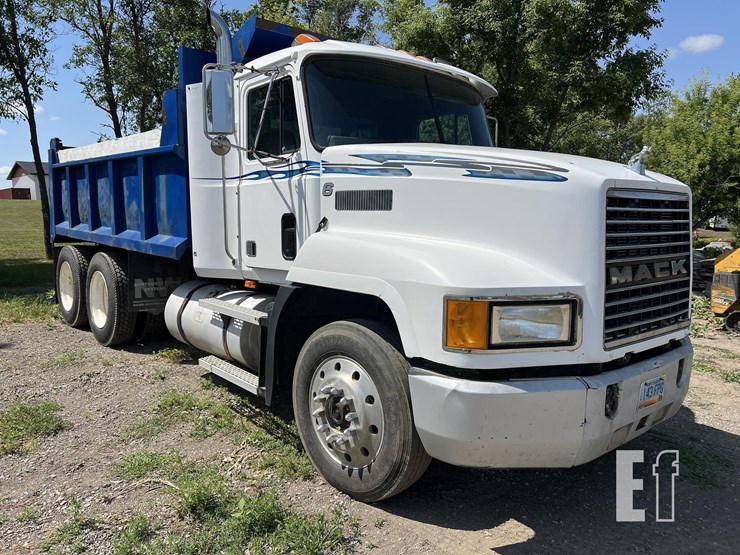1990-mack-f600-image-3