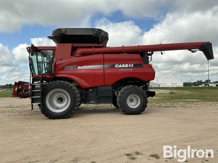 2012-case-ih-8230-image-8