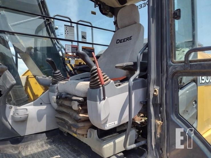 2019-deere-130g-image-12