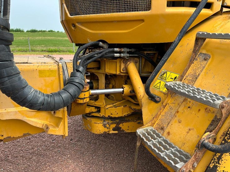 2007-caterpillar-c11-image-35