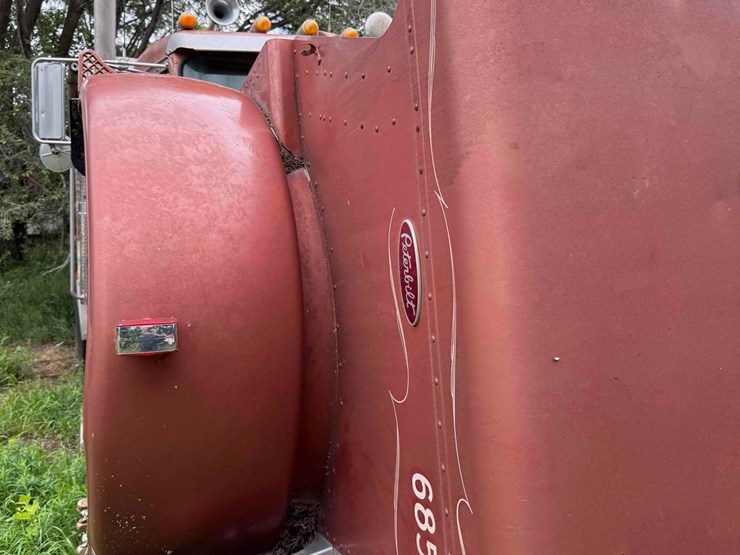 1987-peterbilt-359-image-9