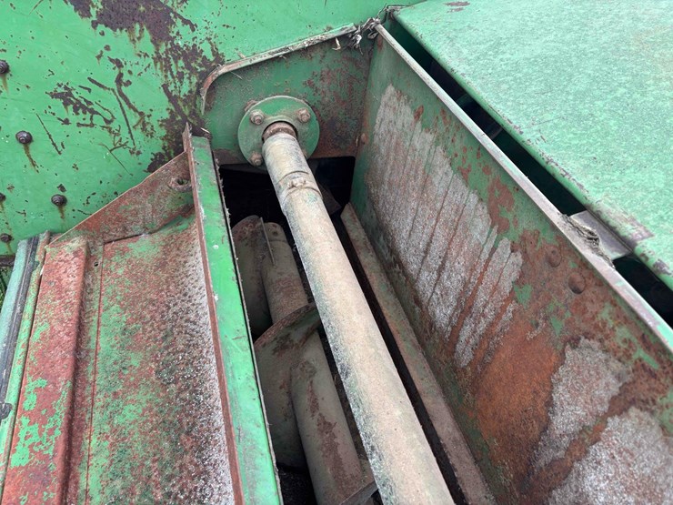 john-deere-3960-image-10