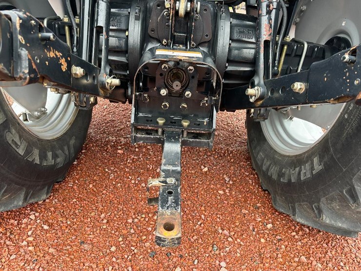 2015-case-ih-farmall-125a-image-23