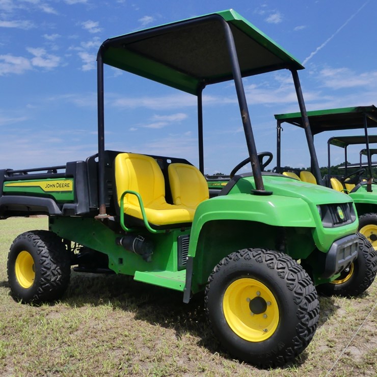 JOHN DEERE GATOR