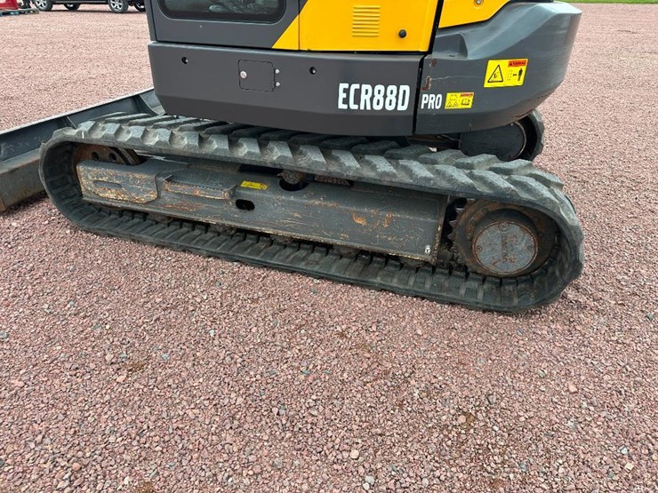 2020-volvo-ecr88d-image-6