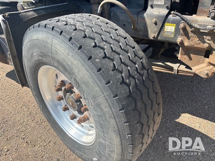 1995-mack-rd690s-image-28