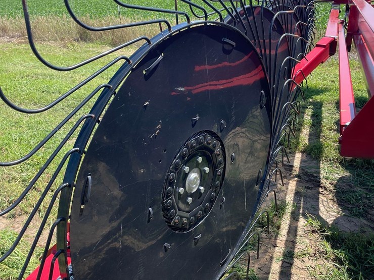 2023-h&s-14-wheel-v-rake-1-owner-image-29
