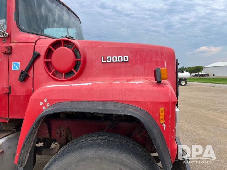 1995-ford-l9000-image-34