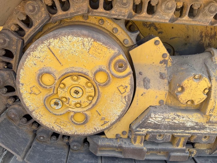 2021-caterpillar-953-image-16