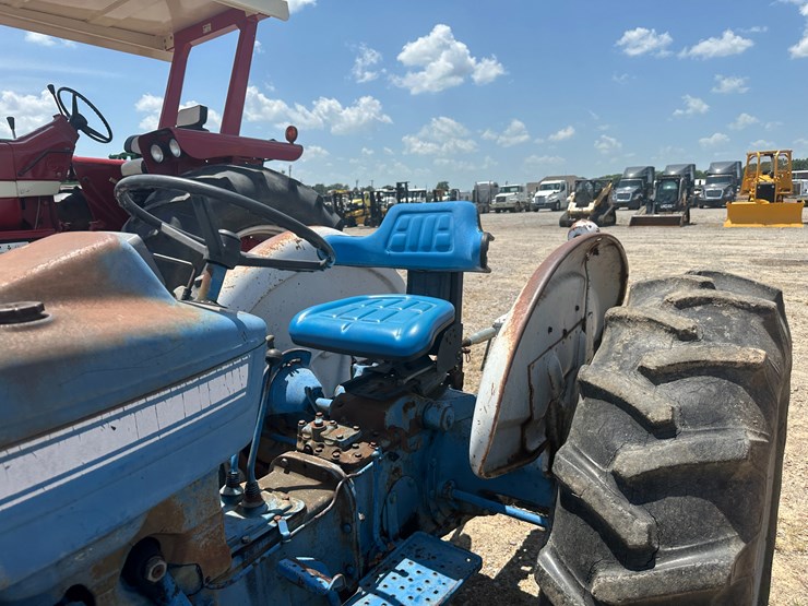 ford-3000-image-38