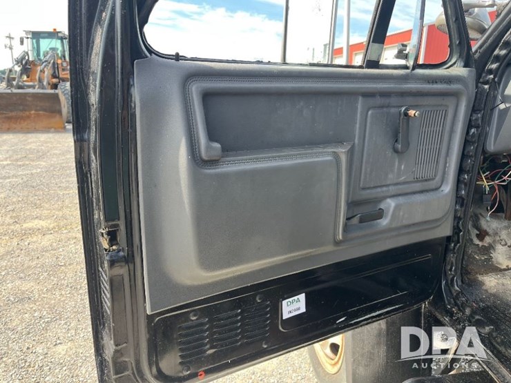 1993-ford-f600-image-57