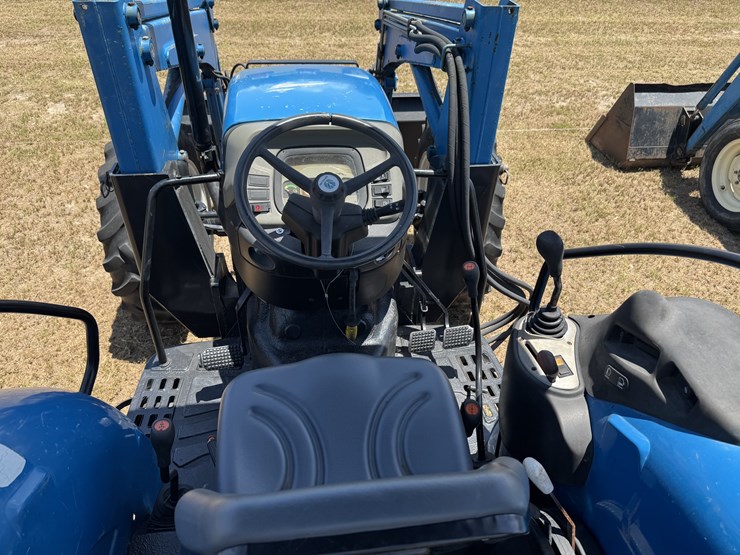 new-holland-tn65s-image-10