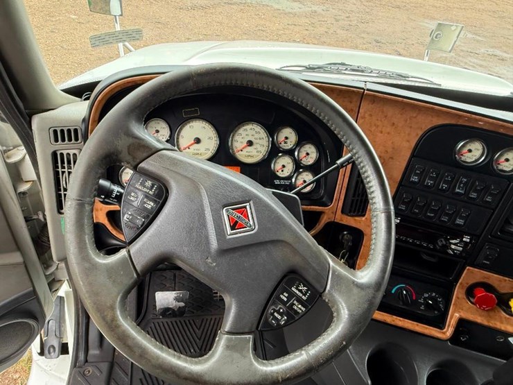 2015-international-prostar-image-18