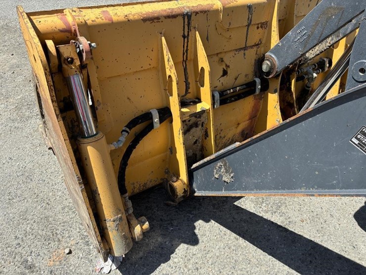2019-deere-310l-ep-image-7