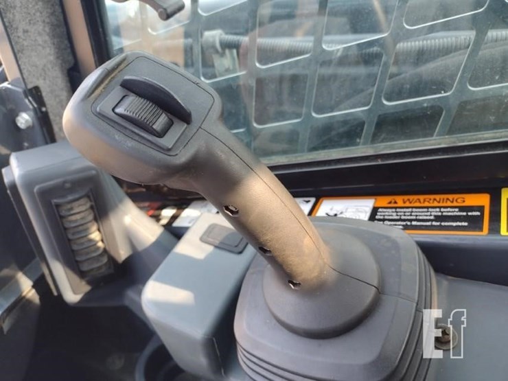 2020-deere-324g-image-9