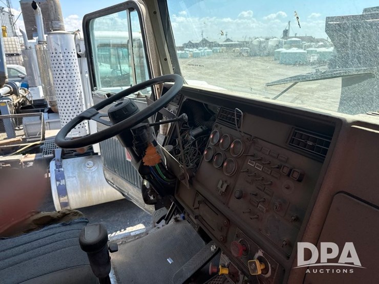 1990-kenworth-t600-image-6