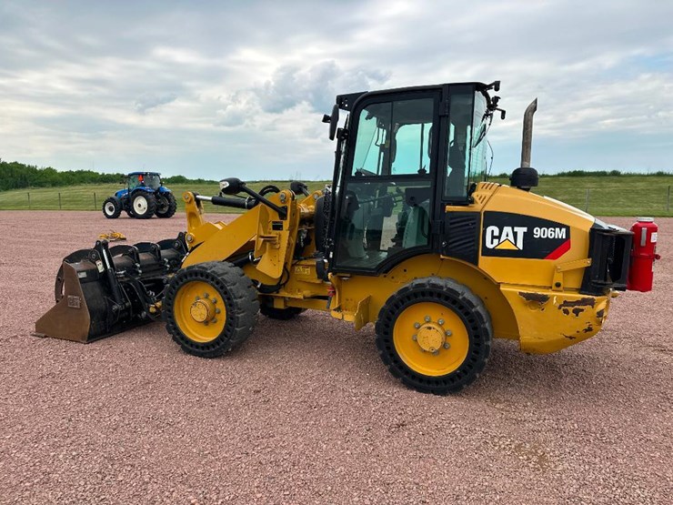 2019-caterpillar-906m-image-6
