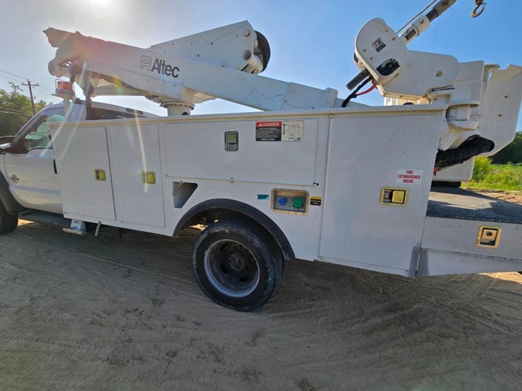 2016-ford-f550-image-11