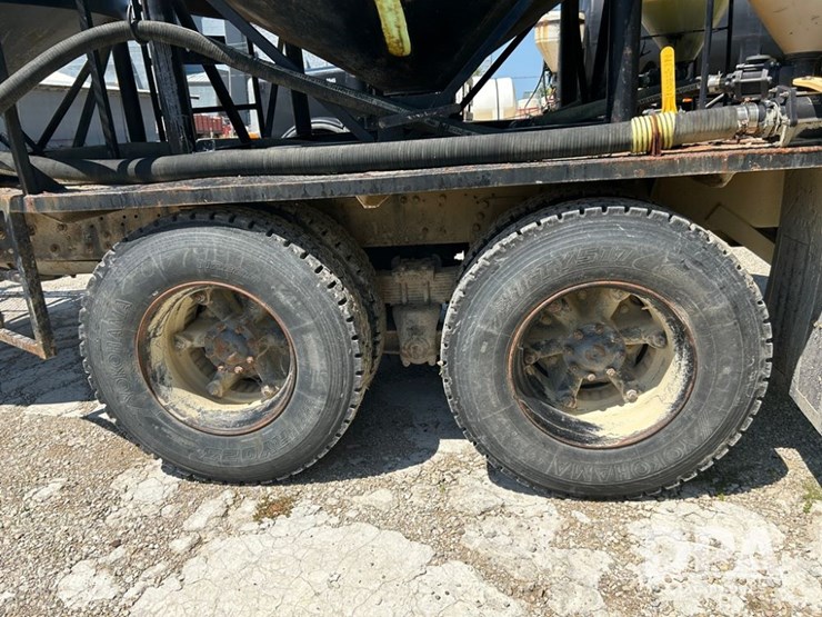 1991-ford-l8000-image-14