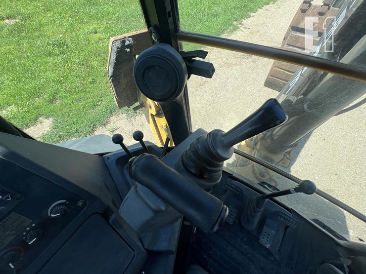 2013-deere-410k-image-19