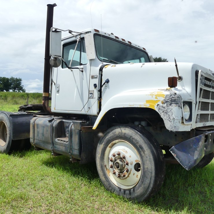 1986 INTERNATIONAL S2500