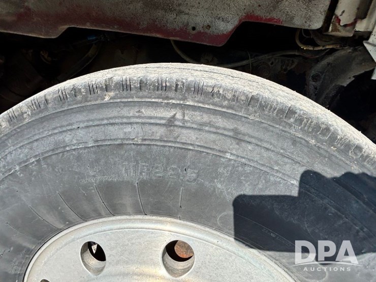 1987-peterbilt-377-image-21