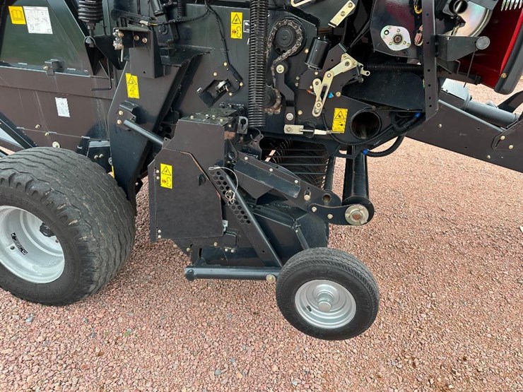 2019-case-ih-rb465-image-12