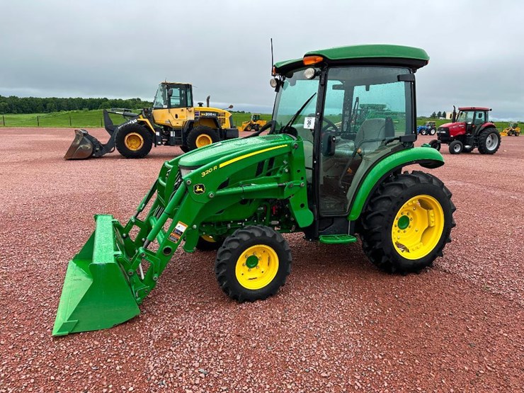 2022-john-deere-3046r-image-1