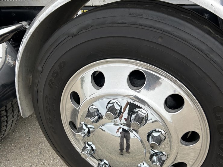 2018-kenworth-t800-image-40