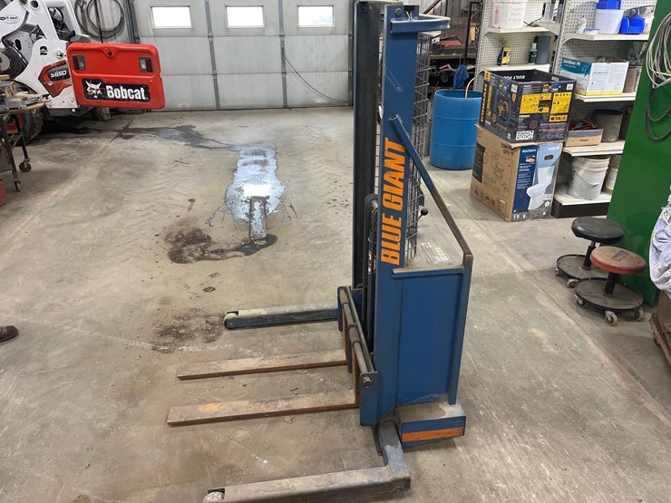 blue-giant-shop-forklift-image-1