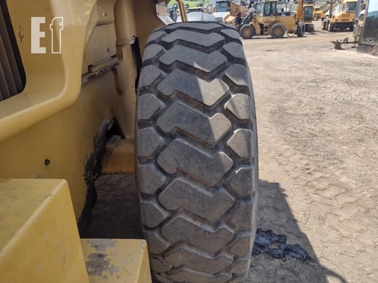 caterpillar-930g-image-23