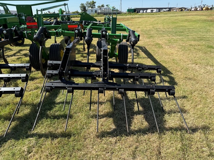 2022-john-deere-2430-image-20