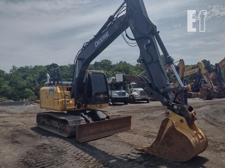 2020-deere-130g-image-55