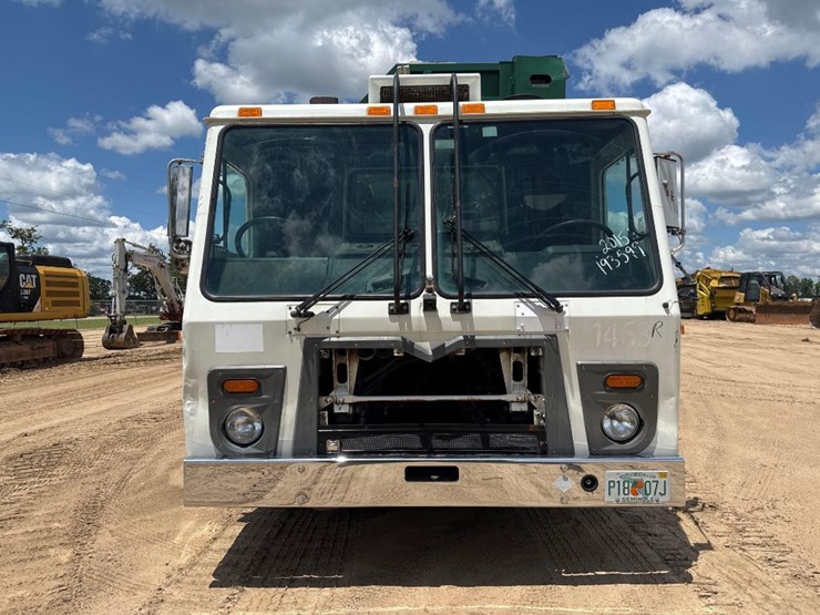 2015-mack-leu633-image-3