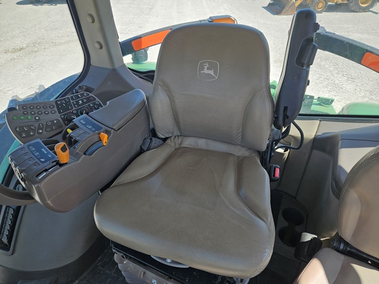 2014-john-deere-8335r-image-7