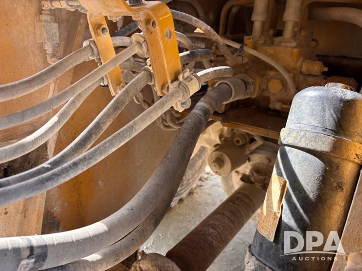 2014-caterpillar-950m-image-51
