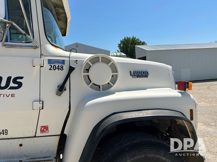 1991-ford-l8000-image-8