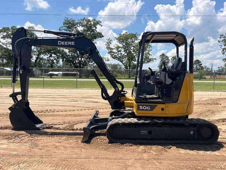 2023-deere-50g-image-1