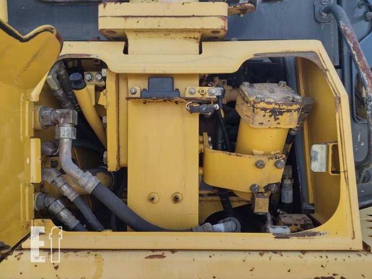 2004-komatsu-d65ex-15-image-41