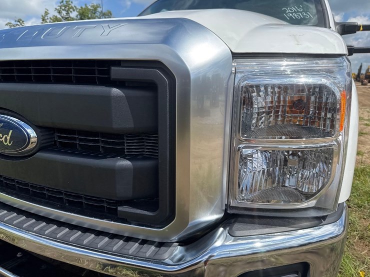 2016-ford-f350-xl-image-17