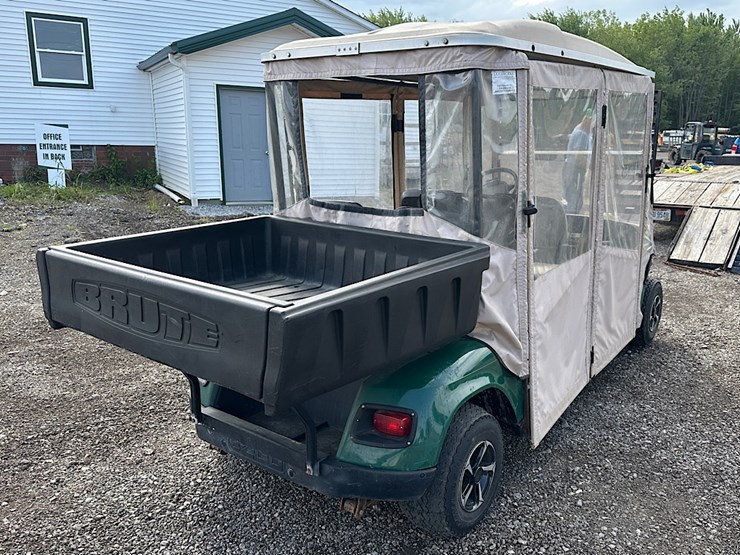 ez-go-4-seater-golf-cart-image-5