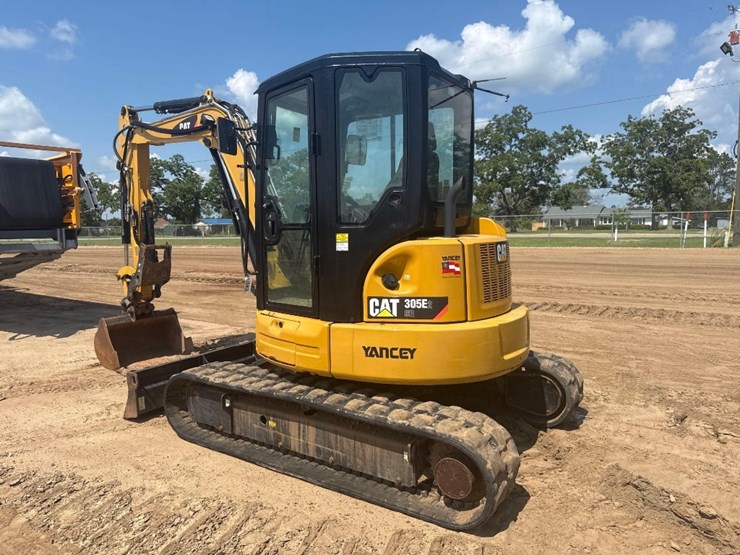 caterpillar-305e2-cr-image-3