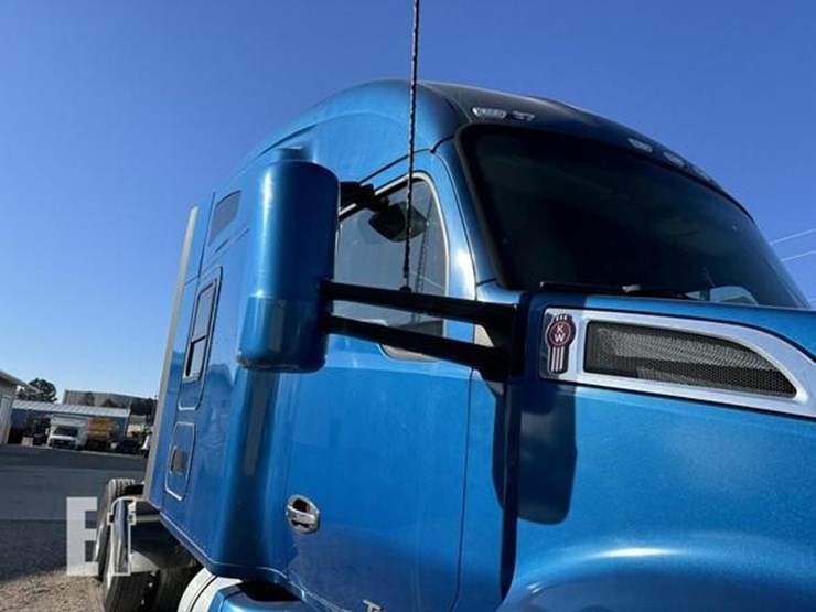 2018-kenworth-t680-image-26