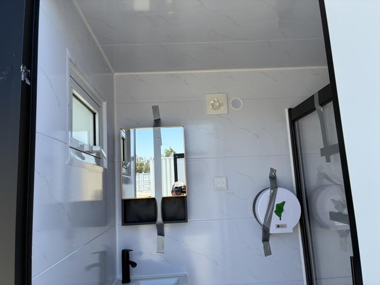 49"x87"x98"-portable-restroom-w/-shower-image-8