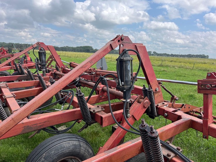 case-ih-5600-image-11