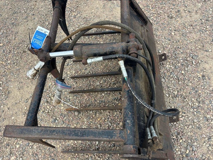 skid-steer-grapple-bucket-image-5